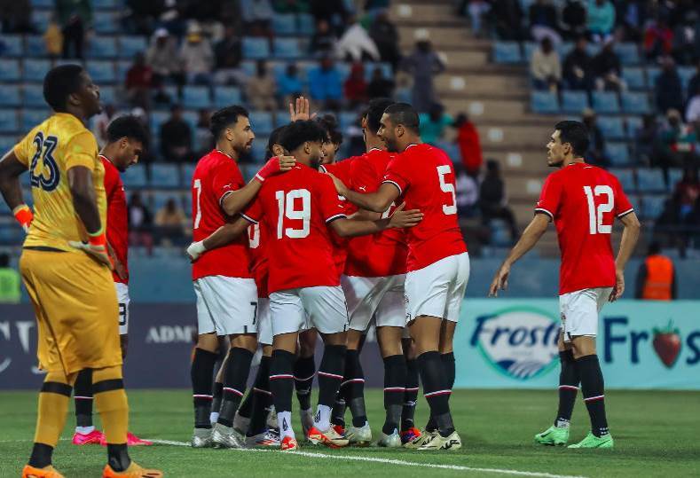 الحكم الجنوب أفريقي توم أبونجيل يقود مباراة مصر وإثيوبيا بترقب واهتمام