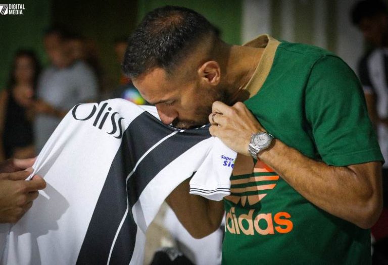 الصفاقسي يتعاقد مع علي معلول ويكشف عن صفقات جديدة لتعزيز الفريق