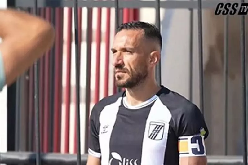 الصفاقسي ينتظر نتائج فحوصات علي معلول لتحديد فترة غيابه عن الملاعب