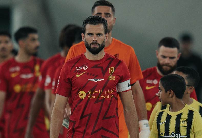 القادسية يتحدى الأهلي في قمة نارية بنصف نهائي كأس السوبر السعودي