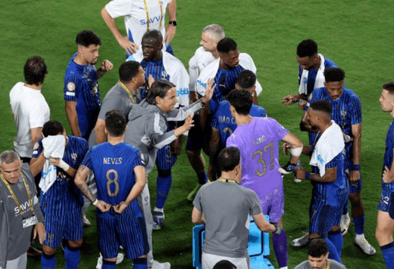 القنوات الناقلة لمباراة الهلال والرياض في الدوري السعودي وتوقعات التشكيل