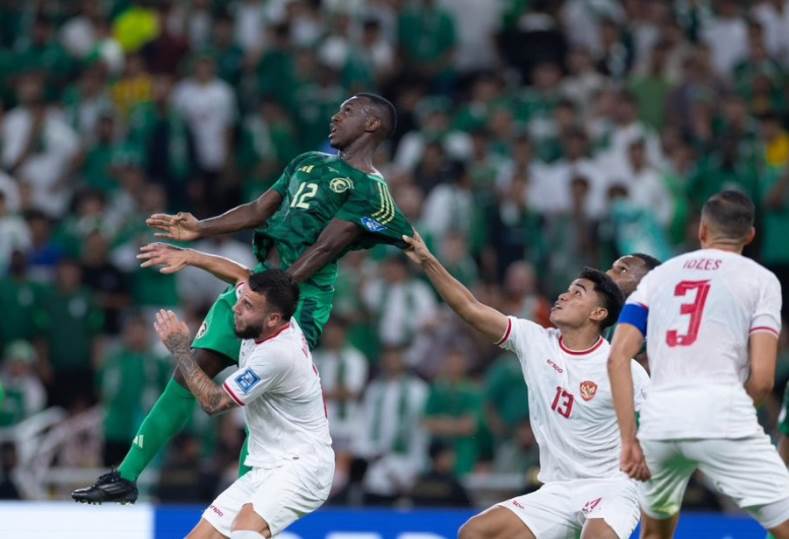 الكشف عن الأسباب الإنسانية وراء استبعاد سعود عبد الحميد من المنتخب السعودي