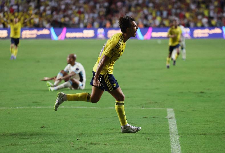 النصر يتجاوز الاتحاد بفضل 10 لاعبين ويصل لنهائي كأس السوبر السعودي