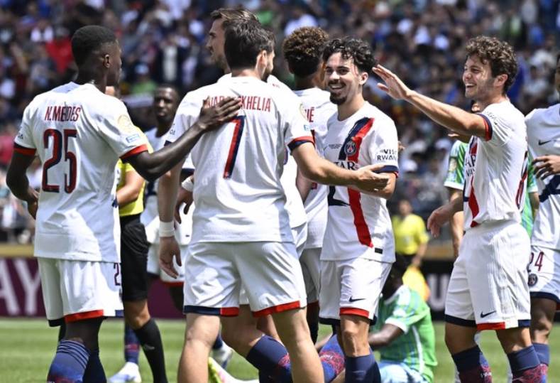 باريس سان جيرمان وتوتنهام يتواجهان في معركة مثيرة على كأس السوبر الأوروبي