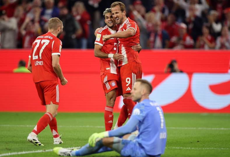 بايرن ميونخ يتألق في افتتاح الدوري الألماني بفوز ساحق على لايبزيج