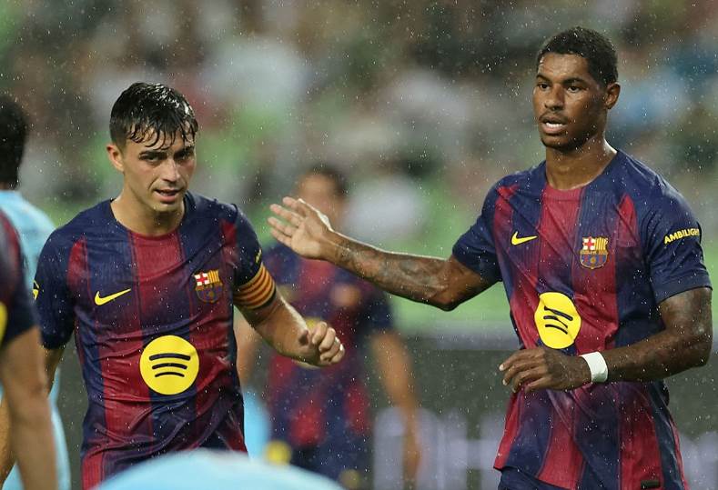 بث مباشر لمباراة برشلونة وكومو في كأس خوان جامبر باستاد كامب نو