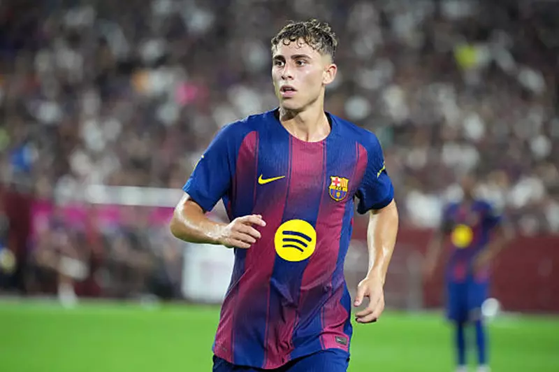 برشلونة يعلن سعر فيرمين لوبيز بعد اهتمام تشيلسي باللاعب الشاب