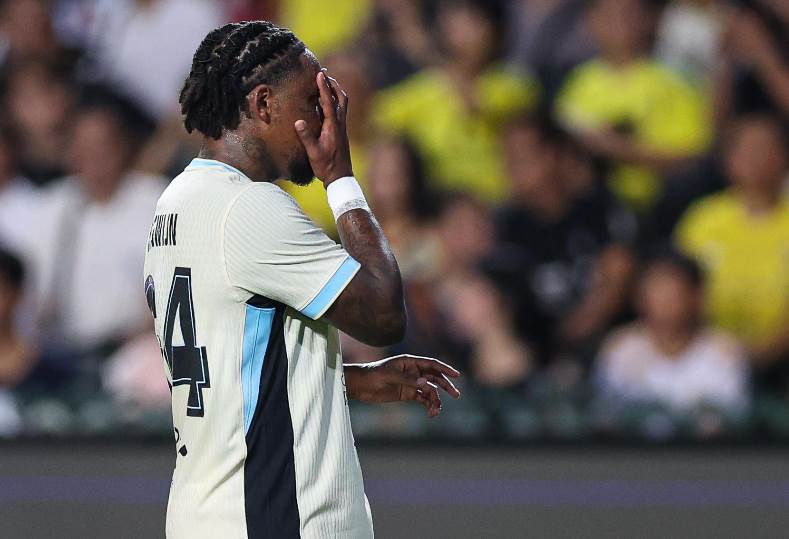 بريجوين يحقق هدف التعادل للنصر أمام الاتحاد في مباراة مثيرة