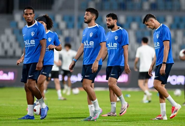 تدريبات استشفائية للاعبي الزمالك الأساسيين وفقرة فنية للمستبعدين والبدلاء