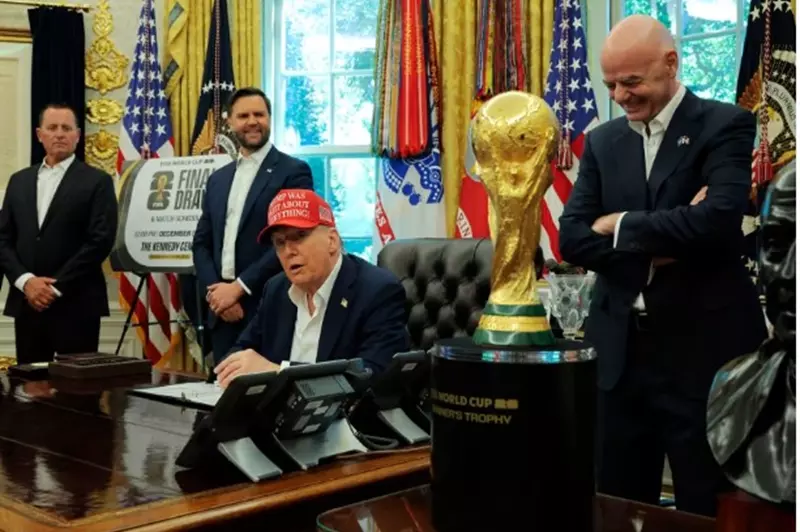 ترامب يتجاوز التقاليد ويثير الجدل خلال حضور إنفانتينو لكأس العالم