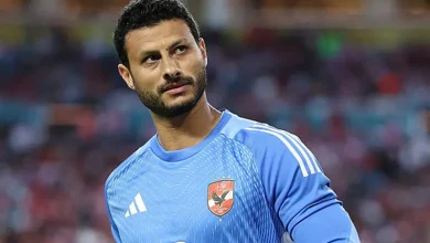 بحضور سامي قمصان وطارق سليمان.. جنازة والد محمد الشناوي حارس الأهلي (صور)