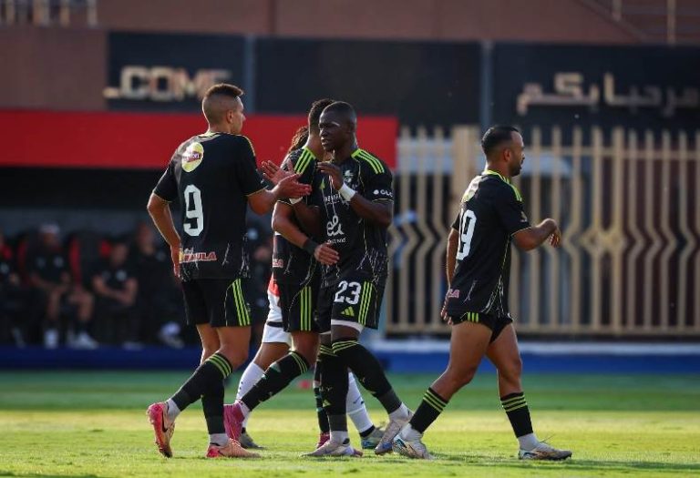 تعرّف على القنوات الناقلة لمباراة الأهلي ومودرن سبورت في الدوري المصري