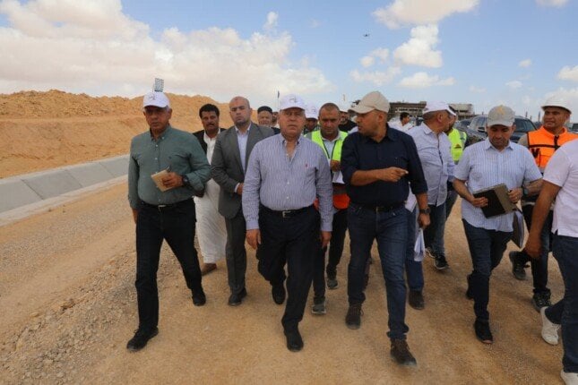 تفقد وزير النقل مشروع الخط الأول لقطار الكهرباء السريع «صور»