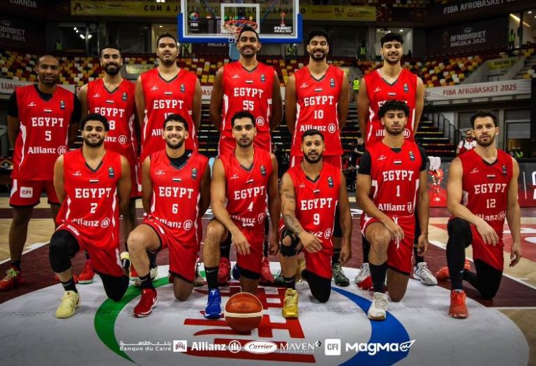 تهنئة وزير الرياضة لمنتخب السلة بعد انتصاره على مالي في افتتاح الأفروباسكت
