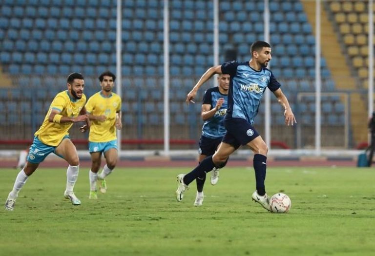 توافد جماهير بيراميدز والإسماعيلي لمتابعة مباراة دوري نايل في أجواء حماسية