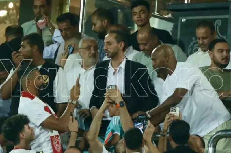 جماهير الزمالك تساند شيكابالا بأهازيج مميزة في لقاء المقاولون الجريء