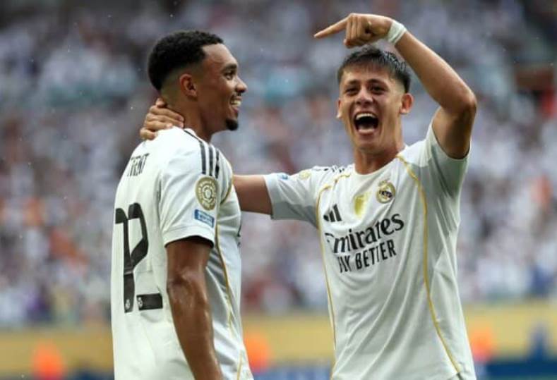جماهير ليفربول تعبر عن سخريتها من ظهور ألكسندر-أرنولد الأول مع ريال مدريد