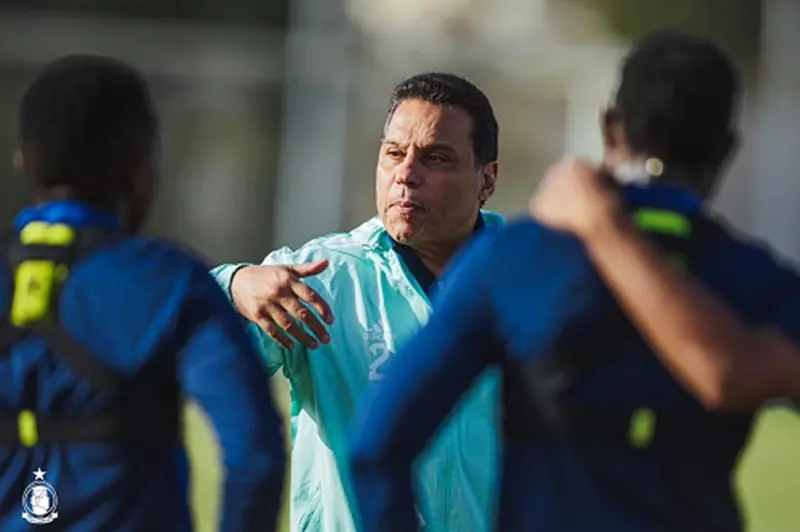 حسام البدري يؤكد: لقب الدوري الليبي لا يزال مفتوحًا وأشعر بالفخر لجماهير الأهلي