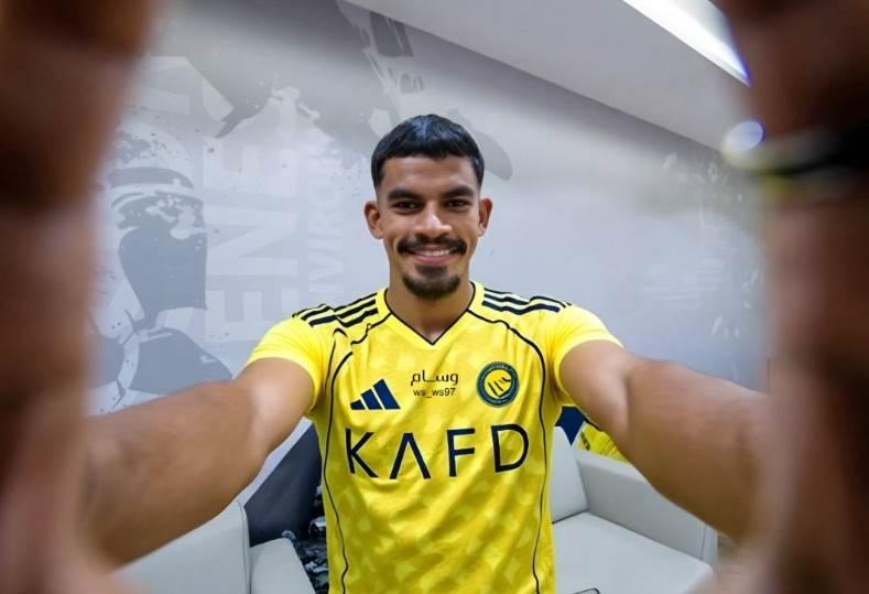 خلاف مالي يؤخر حسم انتقال سعد الناصر إلى نادي النصر السعودي
