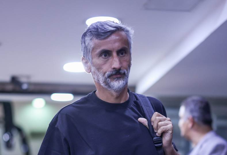 خوسيه ريبيرو: أقدر مشاعر جماهير الأهلي وأحترم جميع وجهات النظر بما في ذلك الانتقادات