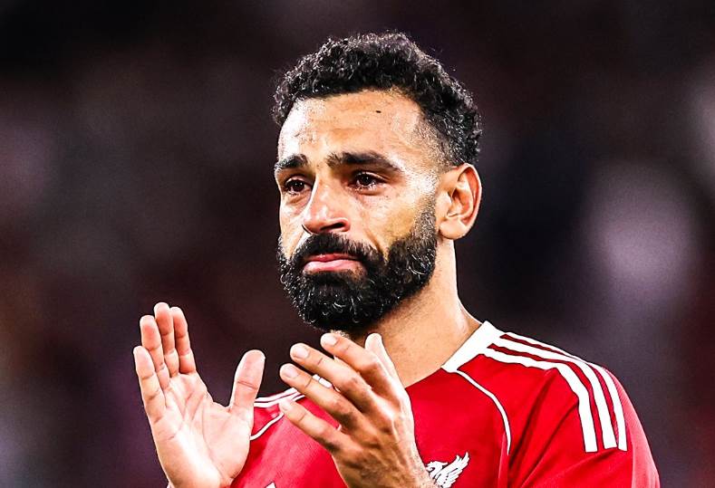دموع محمد صلاح تعكس مشاعر إنسانية بعد مباراة ليفربول وبورنموث