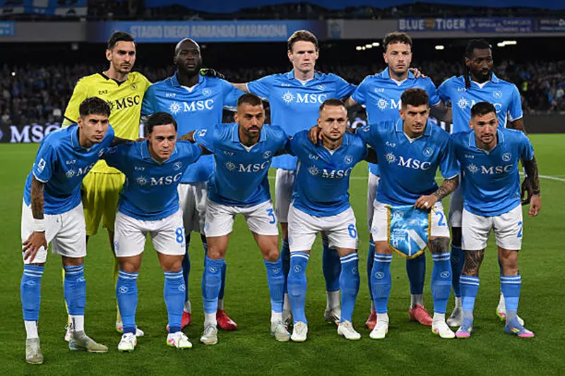 دي بروين ومكتوميناي يتألقان في تشكيل نابولي بمواجهة ساسولو بالدوري الإيطالي