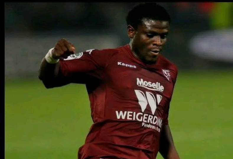 رحيل اللاعب البنيني رزاق أوموتويوسي نجم الزمالك السابق يترك أثرًا مؤلمًا