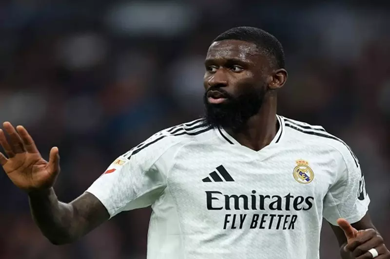 روديجر يسعى لكسب ثقة ألونسو في قيادة دفاع ريال مدريد للموسم الجديد