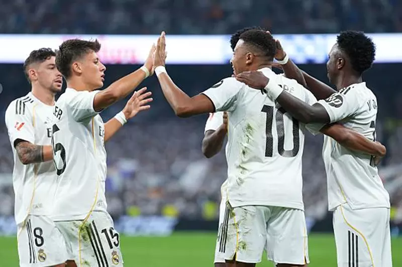 ريال مدريد يبدأ مشواره في الليجا بفوز إنساني على أوساسونا بركلة جزاء من مبابي