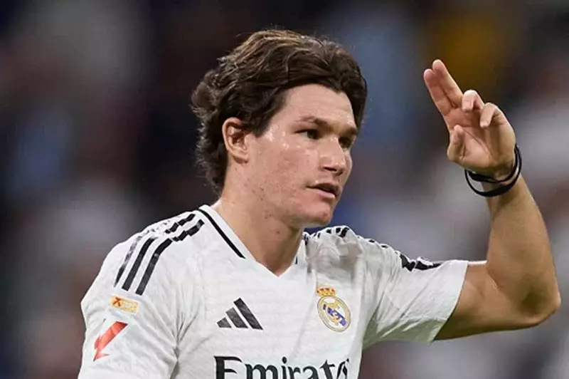 ريال مدريد يتمسك بلاعبه فران جارسيا ويرفض عرضاً للتخلي عنه