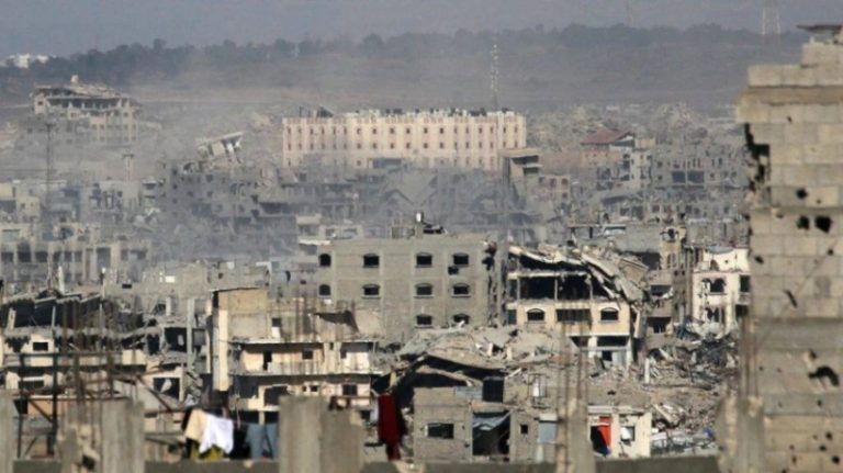 شهداء وجرحى من المدنيين إثر غارات الاحتلال على غزة وخان يونس