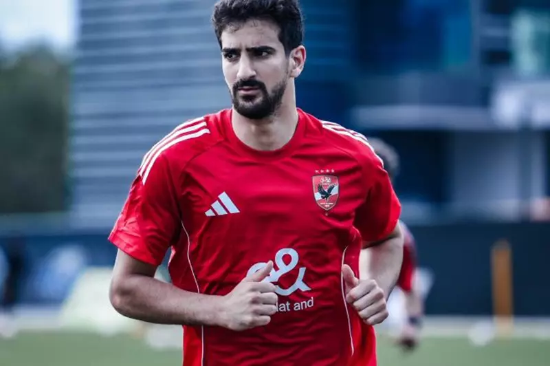 طبيب الأهلي يؤكد قدرة بن رمضان على المشاركة في مباراة غزل المحلة