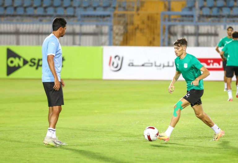 عبد الرحيم دغموم يحتفل بتسجيل أول أهدافه مع المصري في دوري نايل ضد الاتحاد