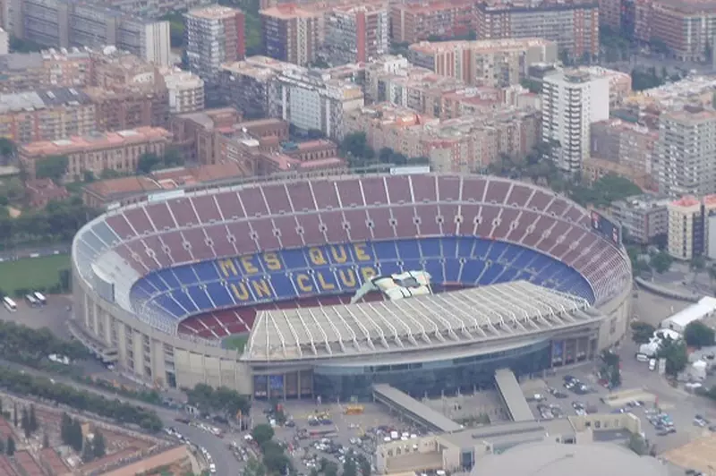 عودة برشلونة إلى كامب نو مهددة بسبب ثغرات في التأمينات الدوري الإسباني