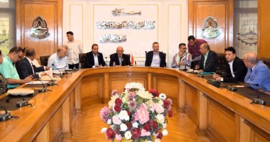 غرفة تجارة القاهرة تناقش استعدادات معرض “أهلًا مدارس”