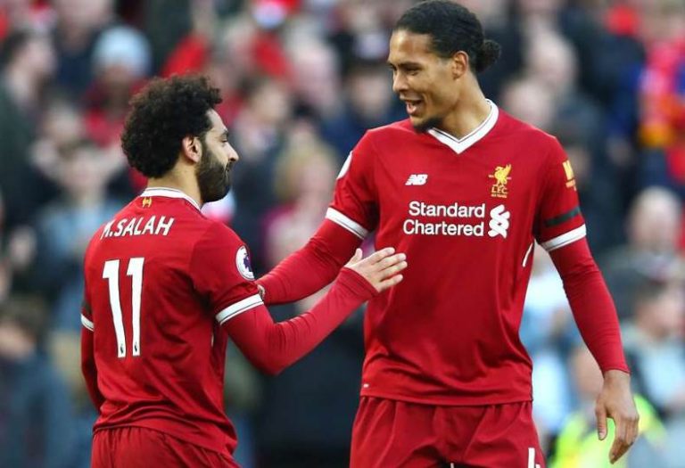 فان دايك يصف محمد صلاح بأنه قدوة للمسلمين وأسطورة في عالم كرة القدم