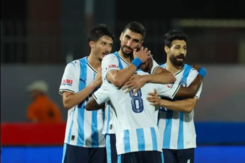 فوز الأهلي بعد 769 يوماً وإنجاز الكرتي يتألق في مباراة بيراميدز بالدوري
