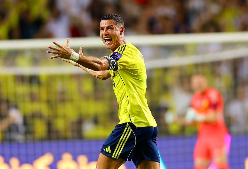 كريستيانو رونالدو يستعد لتحقيق أول ألقابه الرسمية مع نادي النصر