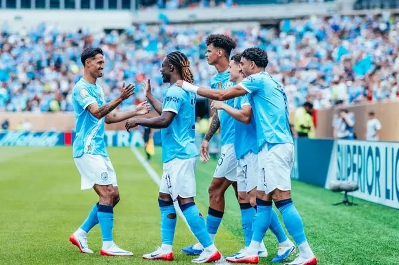 لاعب مانشستر سيتي يقترب من الانتقال إلى باير ليفركوزن في صفقة مثيرة