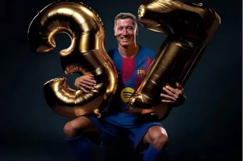 ليفاندوفسكي يتجاوز 100 هدف ويكتب تاريخًا جديدًا مع برشلونة