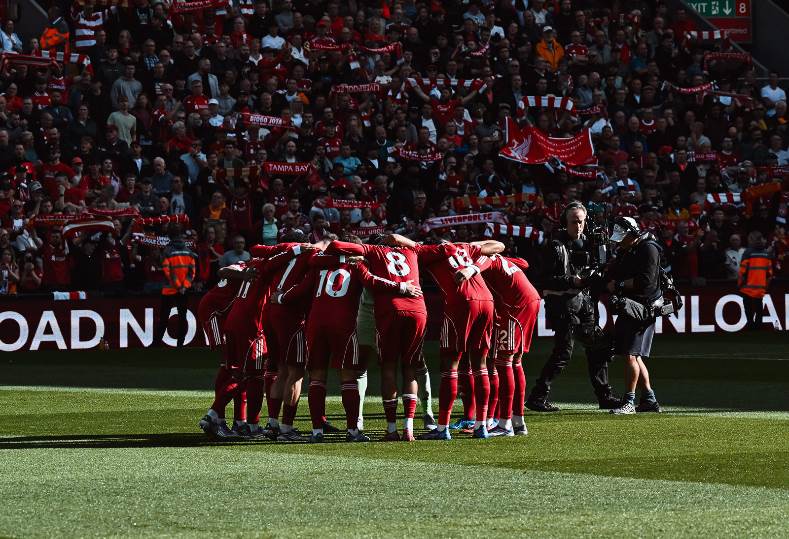 ليفربول بقيادة محمد صلاح يتفوق على أرسنال ويتصدر الدوري الإنجليزي الممتاز