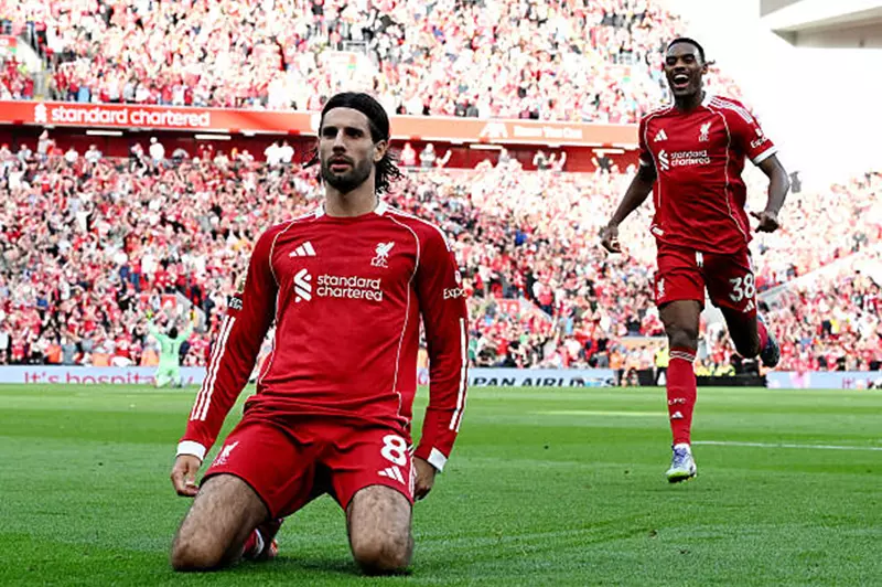 ليفربول يعيد الأمل لجماهيره بفوزه التاريخي على أرسنال في أنفيلد