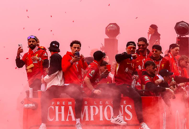 ليفربول ينتظر قرعة دوري أبطال أوروبا بعد النجاح والطموح لتحقيق السابع