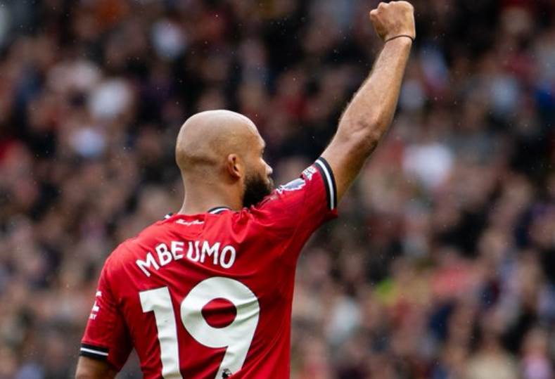 مباراة مانشستر يونايتد وبيرنلي تثمر عن أهداف مثيرة في الدوري الإنجليزي