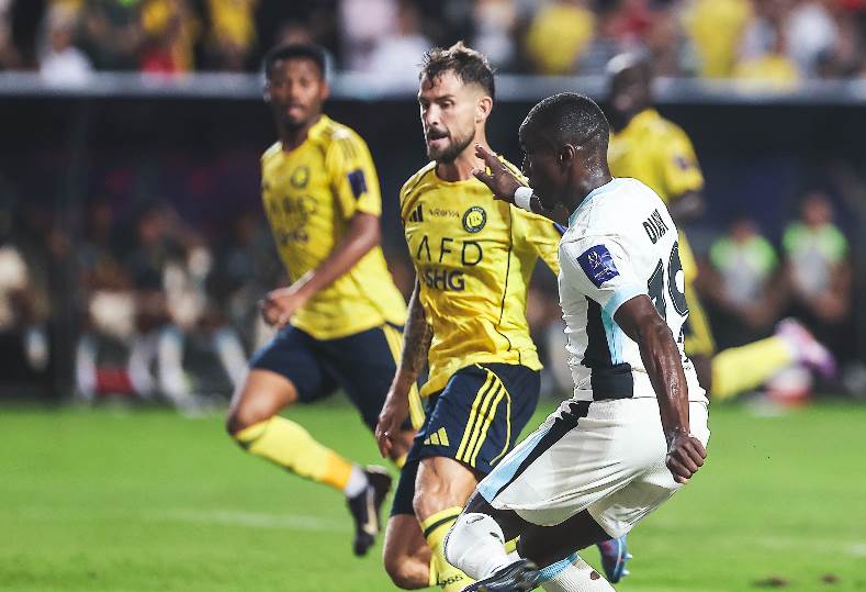 مباراة مثيرة تنتهي بالتعادل 1-1 بين النصر والاتحاد في السوبر السعودي
