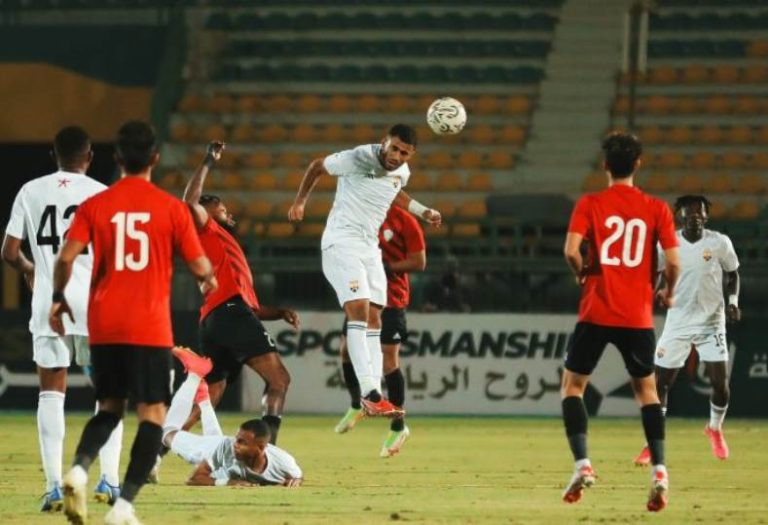 مباراة مثيرة تنتهي بالتعادل بين طلائع الجيش وسموحة في الدوري المصري