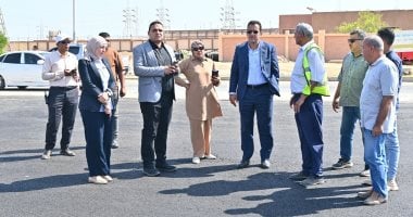 متابعة تطوير الطرق والمرافق بالمناطق الصناعية بالعاشر من رمضان