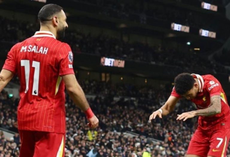 محمد صلاح يتألق كأساسي في تشكيلة ليفربول أمام كريستال بالاس