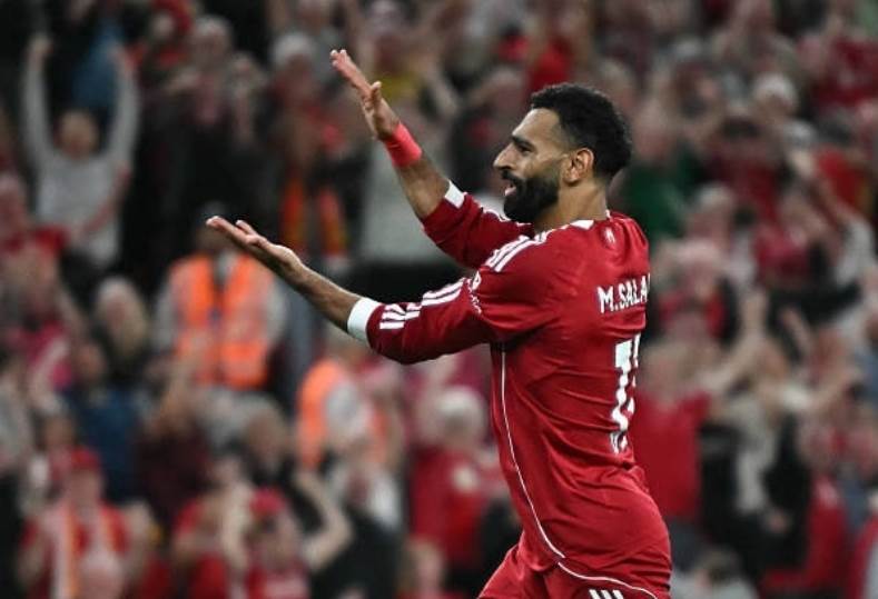 محمد صلاح يحقق إنجازًا جديدًا ويعادل رقم أسطورة الدوري الإنجليزي