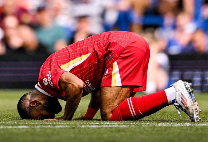 محمد صلاح يرسل رسالة مؤثرة لجماهيره بعد فوزه بلقب أفضل لاعب في الدوري